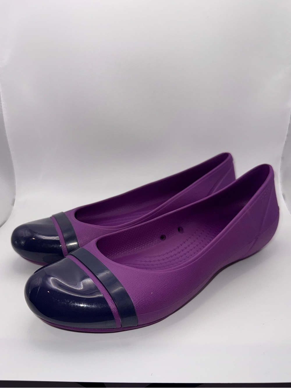 CROCS Purple Ballet Flats with Dark Accent Toe. Size 10